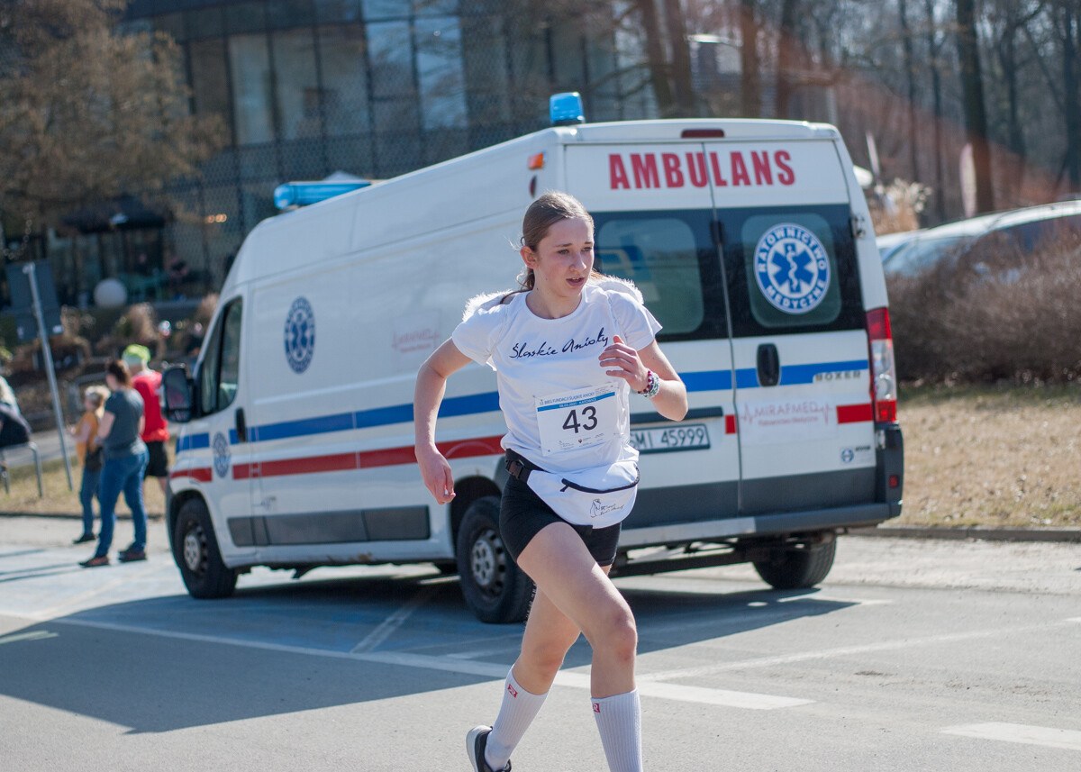 Za nami kolejna, dwunasta już odsłona biegu fundacji Śląskie Anioły. Kilkuset uczestników ruszyło dziś w trasę biegnącą alejkami katowickiego Parku Leśnego.