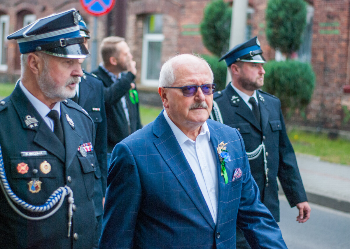 Trwają katowickie Dożynki, w godzinach popołudniowych przez Kostuchnę przeszła barwna parada, a do wieczora trwać będą zabawy i koncerty.