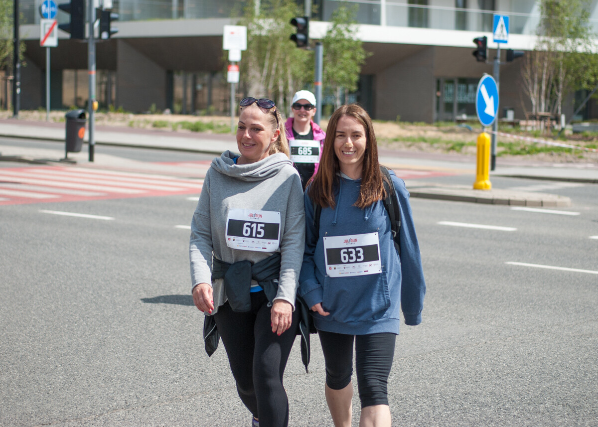 Za nami pierwsza edycja biegu JBL Run Katowice, na starcie pojawiło się półtora tysiąca biegaczy.