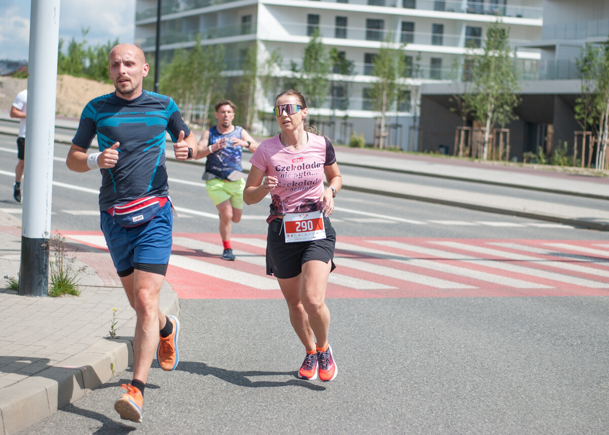 Za nami pierwsza edycja biegu JBL Run Katowice, na starcie pojawiło się półtora tysiąca biegaczy.