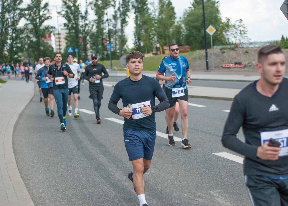 Za nami pierwsza edycja biegu JBL Run Katowice, na starcie pojawiło się półtora tysiąca biegaczy.