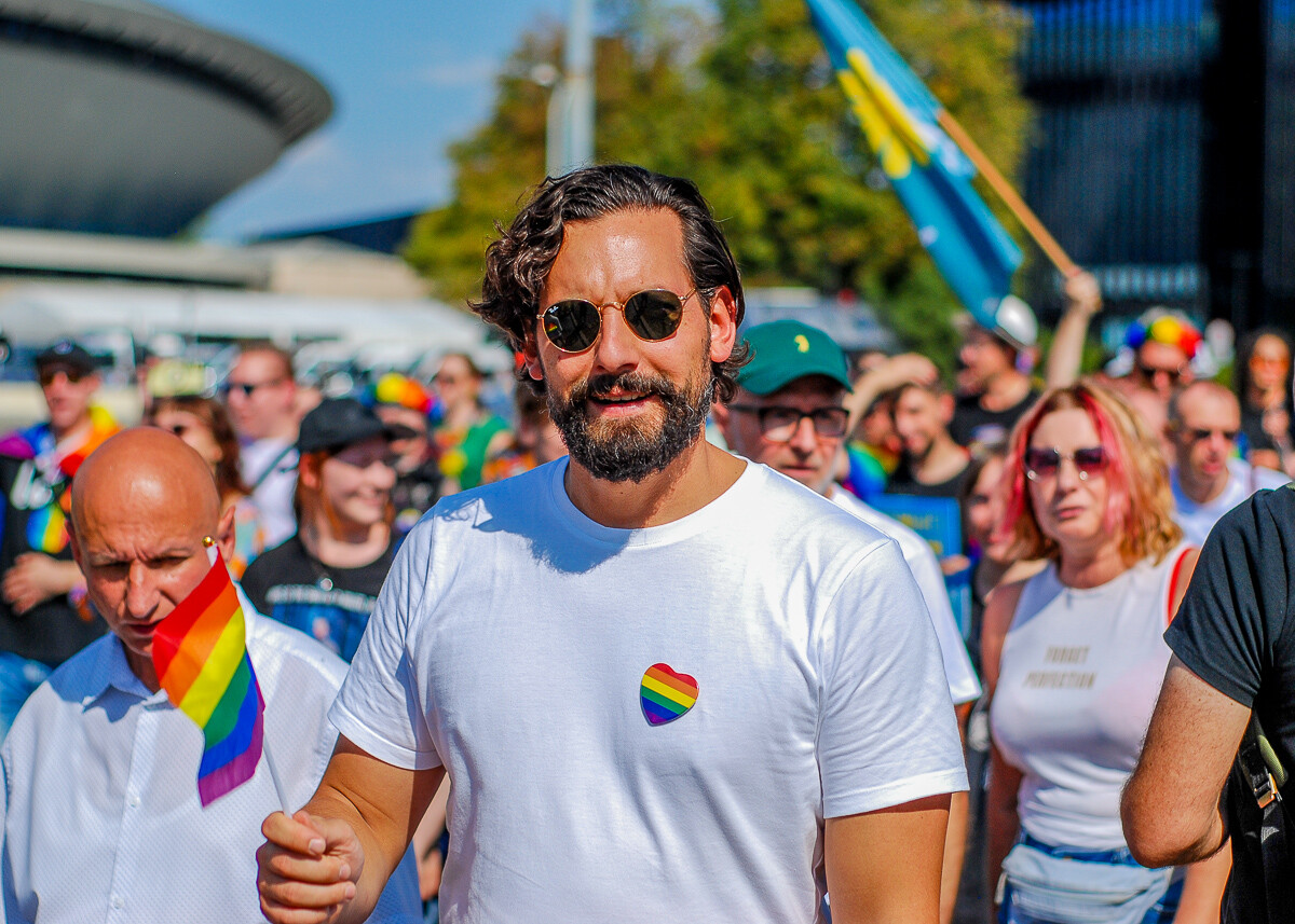 Najbardziej kolorowa impreza w mieście po raz 8 już przeszła przez centrum Katowic. Marsz równości po raz kolejny zgromadził tłum ludzi, rzeszę gapiów i rok rocznie coraz mniejszą grupę kontrmanifestantów.