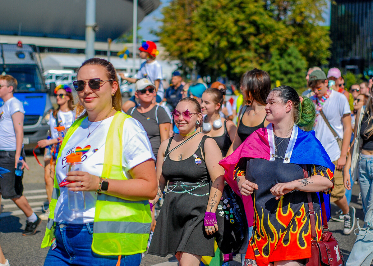 Najbardziej kolorowa impreza w mieście po raz 8 już przeszła przez centrum Katowic. Marsz równości po raz kolejny zgromadził tłum ludzi, rzeszę gapiów i rok rocznie coraz mniejszą grupę kontrmanifestantów.