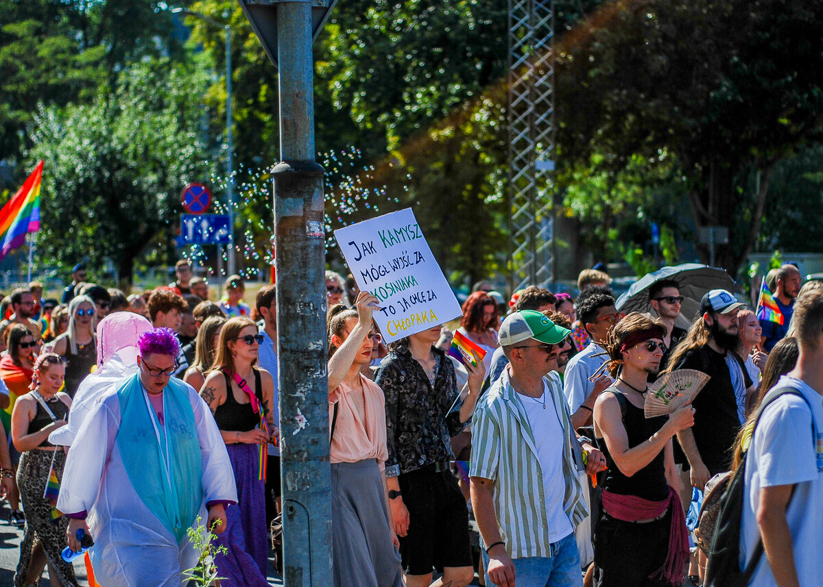 Najbardziej kolorowa impreza w mieście po raz 8 już przeszła przez centrum Katowic. Marsz równości po raz kolejny zgromadził tłum ludzi, rzeszę gapiów i rok rocznie coraz mniejszą grupę kontrmanifestantów.