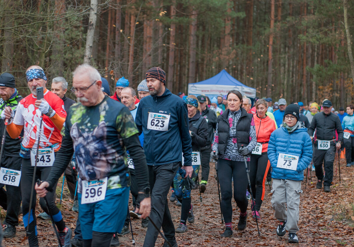Za nami kolejna, listopadowa odsłona Panewnickiego Dzikiego Biegu. Kilkaset osób stawiło się na starcie, mamy zdjęcia!