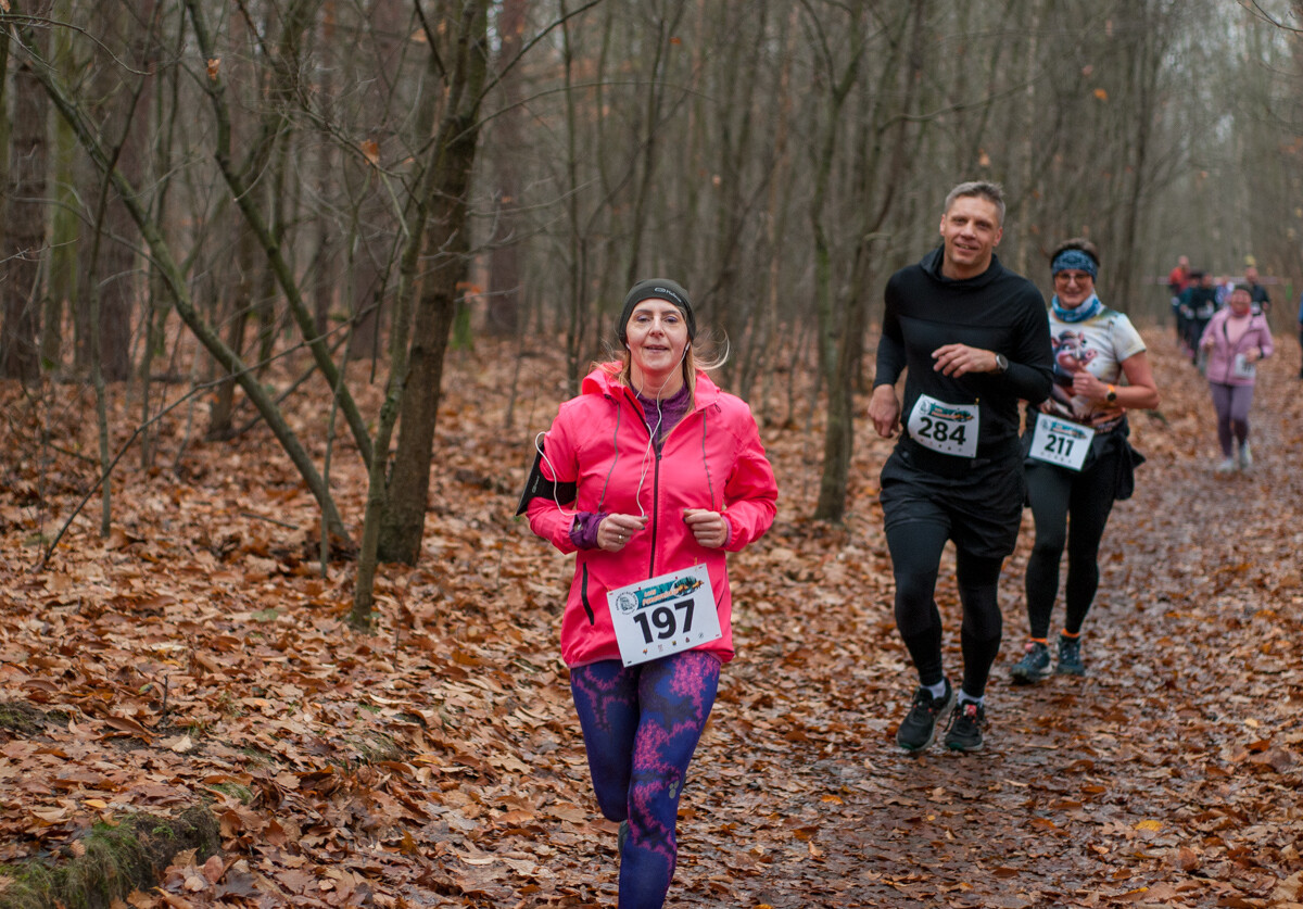 Za nami kolejna, listopadowa odsłona Panewnickiego Dzikiego Biegu. Kilkaset osób stawiło się na starcie, mamy zdjęcia!