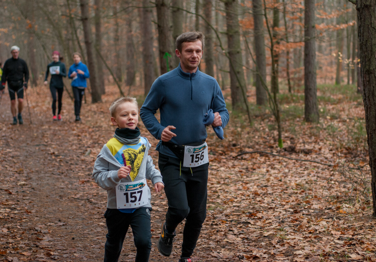 Za nami kolejna, listopadowa odsłona Panewnickiego Dzikiego Biegu. Kilkaset osób stawiło się na starcie, mamy zdjęcia!