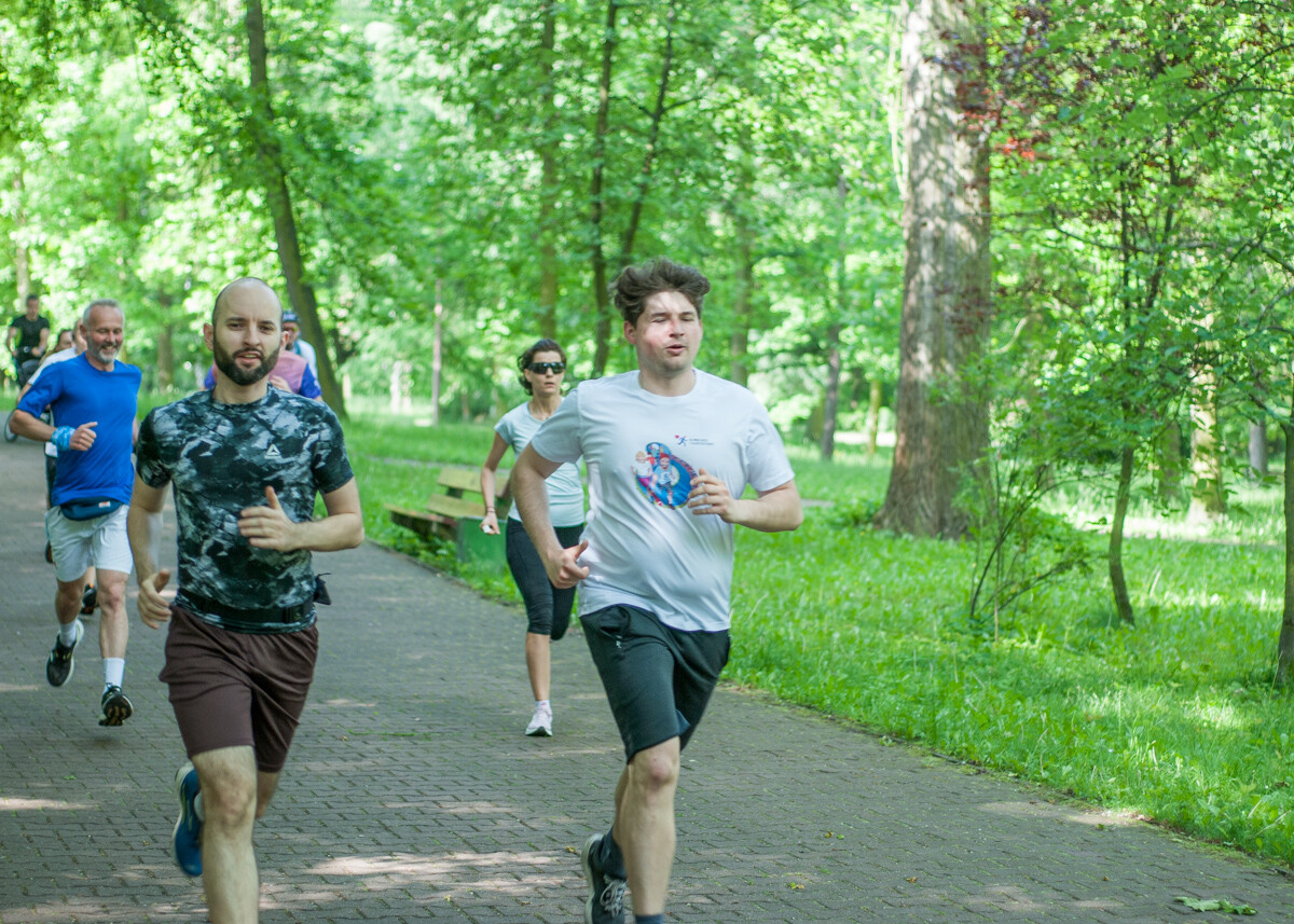 Za nami kolejna, majowa odsłona spotkań biegowych parkrun. Dzisiejsza, 410. edycja została zorganizowana z okazji Dnia Dziecka. Byliśmy na niej i my!
