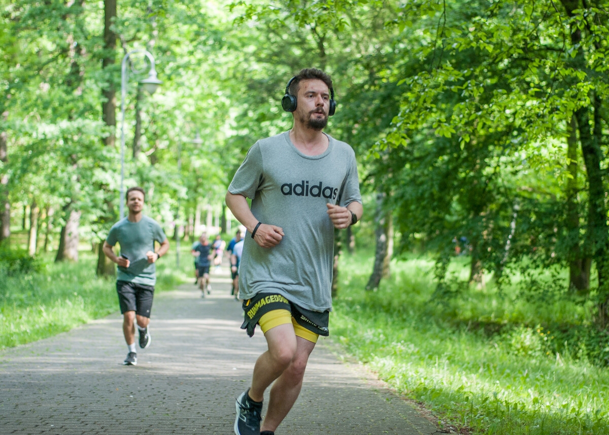 Za nami kolejna, majowa odsłona spotkań biegowych parkrun. Dzisiejsza, 410. edycja została zorganizowana z okazji Dnia Dziecka. Byliśmy na niej i my!