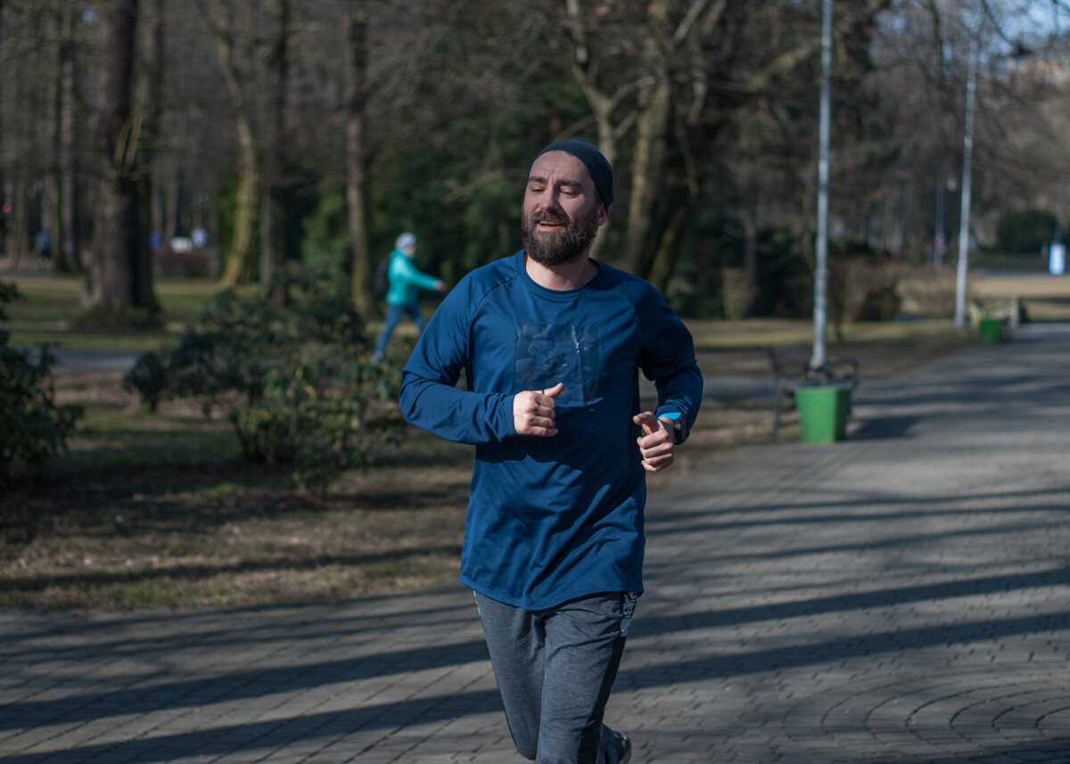 Kolejne biegowe spotkanie z cyklu parkrun za nami, tym razem przy okazji sportowej soboty, obchodzono także Dzień Kobiet. My także tam byliśmy i mamy zdjęcia!