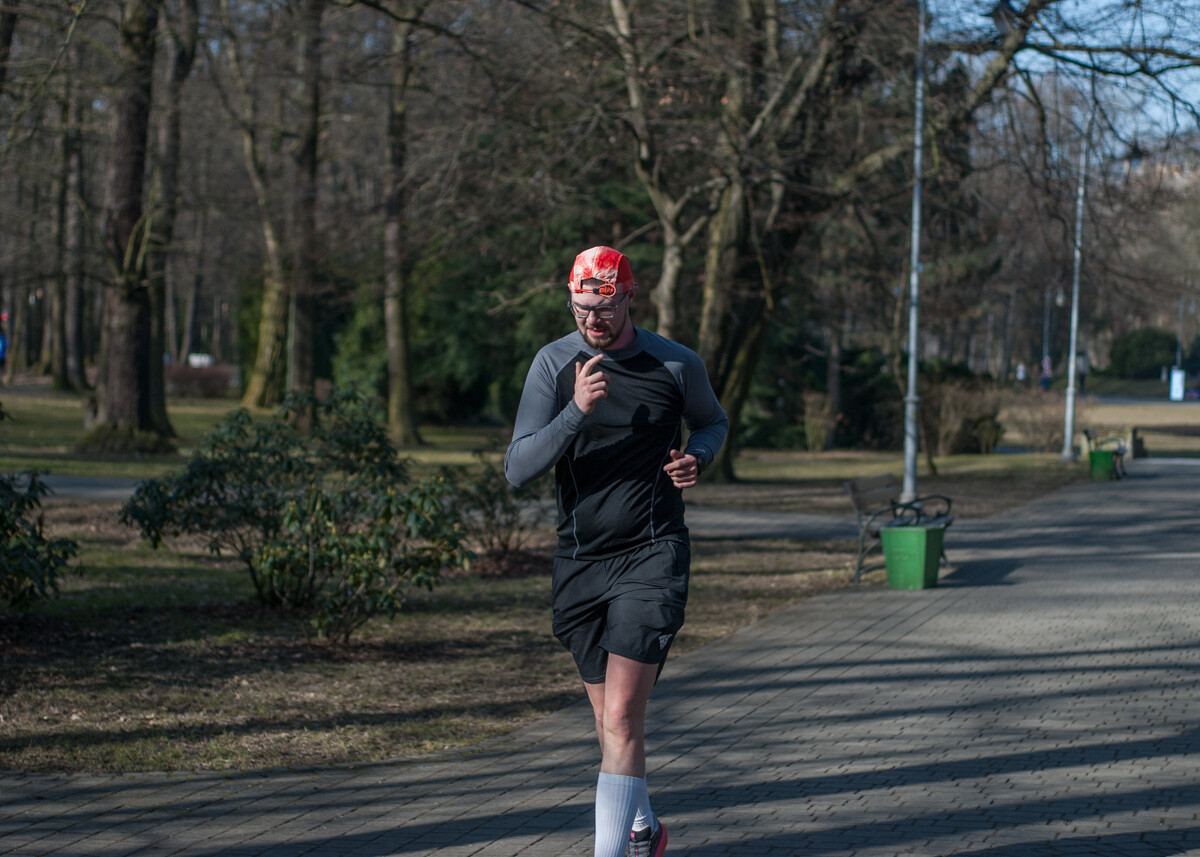 Kolejne biegowe spotkanie z cyklu parkrun za nami, tym razem przy okazji sportowej soboty, obchodzono także Dzień Kobiet. My także tam byliśmy i mamy zdjęcia!