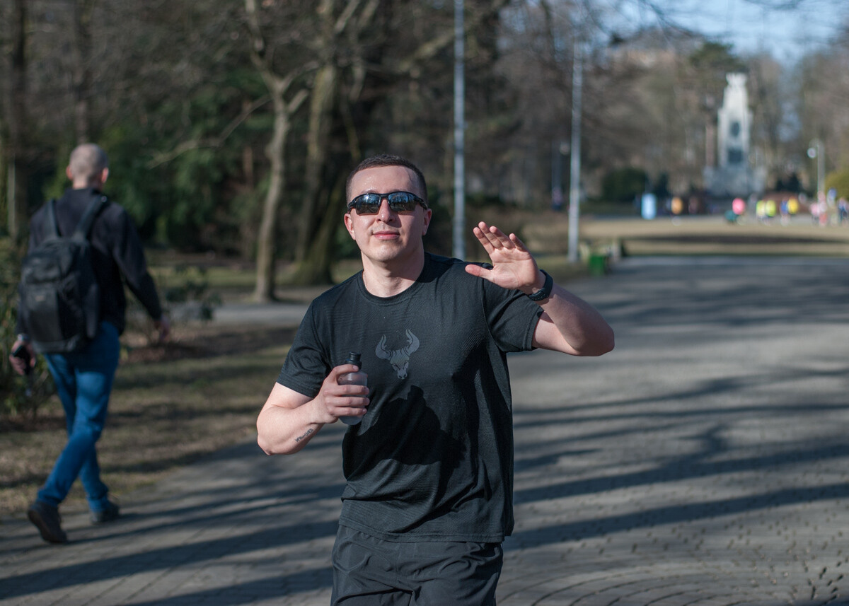 Kolejne biegowe spotkanie z cyklu parkrun za nami, tym razem przy okazji sportowej soboty, obchodzono także Dzień Kobiet. My także tam byliśmy i mamy zdjęcia!