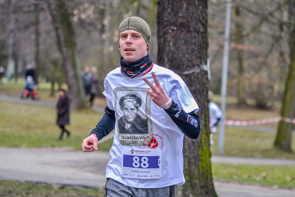 Kolejna edycja Biegu Tropem Wilczym za nami, kilkadziesiąt osób ruszyło w pięcio- i dziesięciokilometrową trasę alejkami Parku Kościuszki, aby uczcić pamięć Żołnierzy Wyklętych.