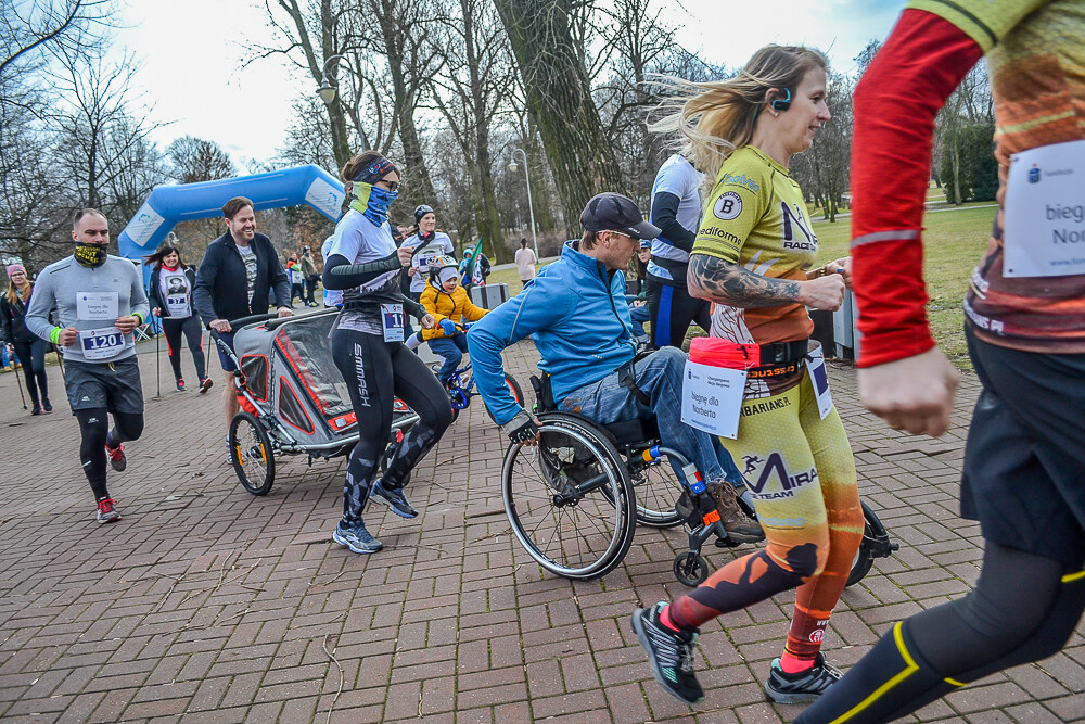 Kolejna edycja Biegu Tropem Wilczym za nami, kilkadziesiąt osób ruszyło w pięcio- i dziesięciokilometrową trasę alejkami Parku Kościuszki, aby uczcić pamięć Żołnierzy Wyklętych.