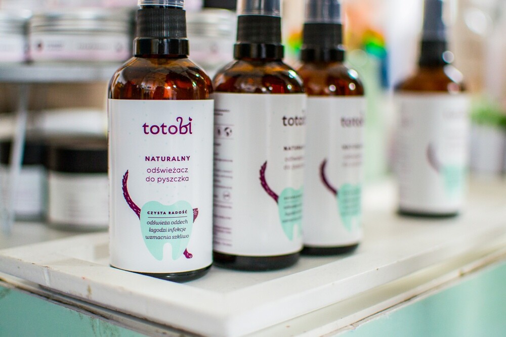 W ubiegłą sobotę w Szybie Wilson odbyła się nietuzinkowa impreza dla fanów czworonogów. PSOTY, bo o nich mowa, czyli niezależne targi dla sympatyków psów i kotów. Byliśmy, mamy zdjęcia i polecamy!