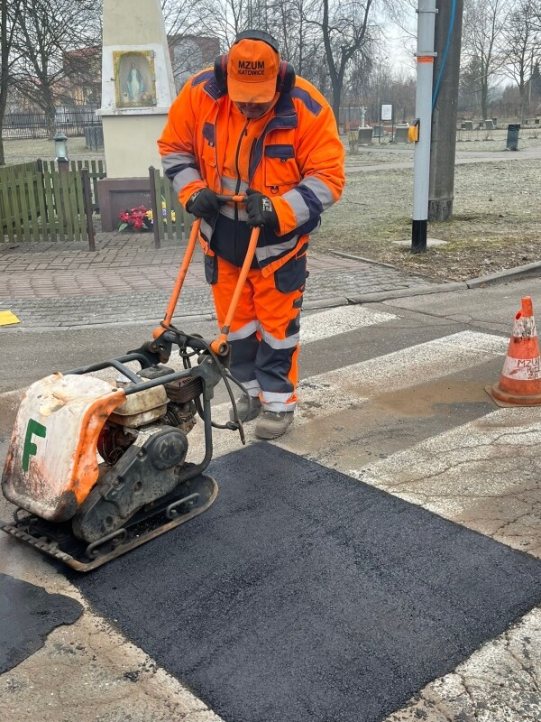 Remont chodników w Katowicach. 230 tys. zł na poprawę bezpieczeństwa pieszych!