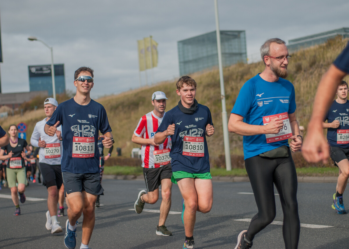 Silesia Półmaraton 2025 za nami. Pogoda i frekwencja dopisały wzorowo - na trasie pojawiły się tysiące zawodników.