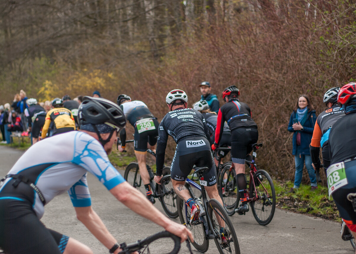 Za nami Silesiaman Duathlon Katowice, tłum zawodników pojawił się na starcie zawodów. Mamy zdjęcia!