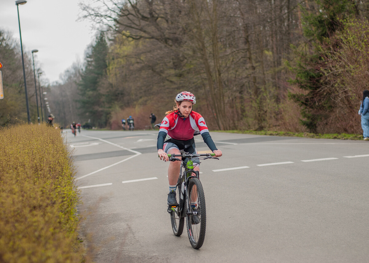 Za nami Silesiaman Duathlon Katowice, tłum zawodników pojawił się na starcie zawodów. Mamy zdjęcia!