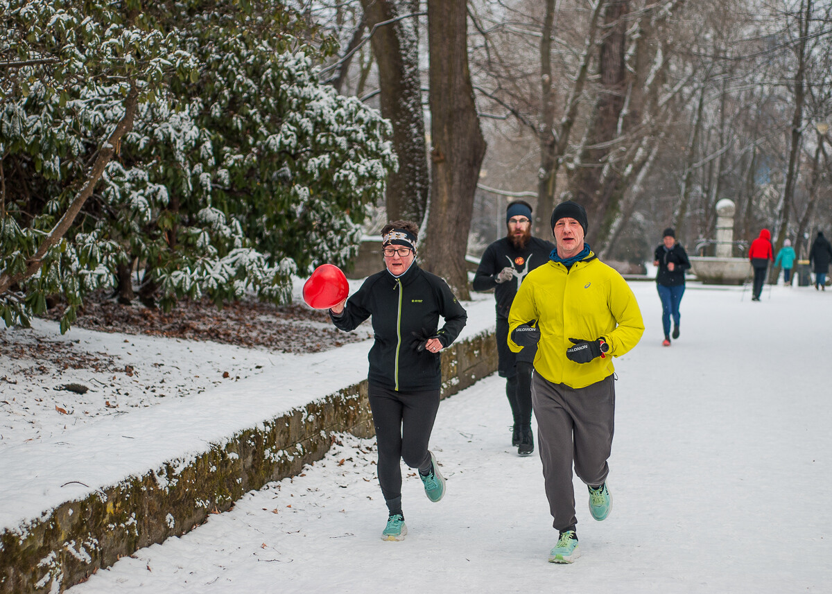 Kolejna specjalna odsłona spotkań parkrun Katowice za nami, tym razem bieg w parku Kościuszki realizowano w walentynkowych barwach.