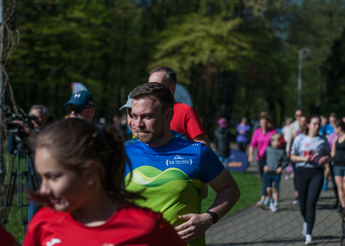 Kolejna niestandardowa odsłona spotkań biegowych parkrun za nami. Jak wyglądała edycja wielkanocna? My już wiemy i mamy sporo zdjęć!