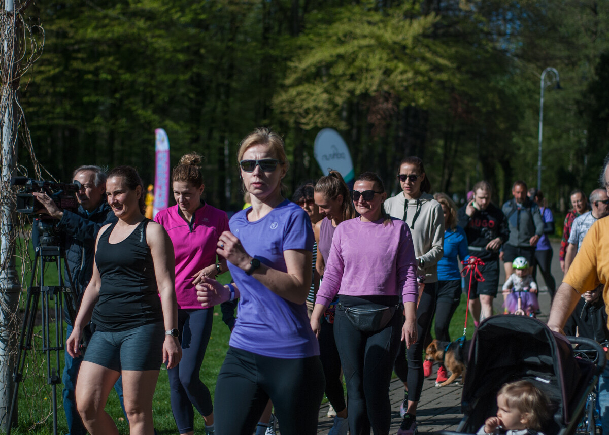 Kolejna niestandardowa odsłona spotkań biegowych parkrun za nami. Jak wyglądała edycja wielkanocna? My już wiemy i mamy sporo zdjęć!