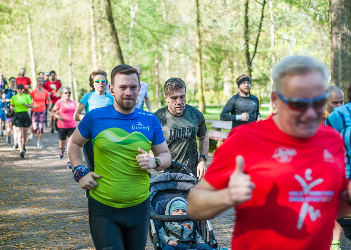 Kolejna niestandardowa odsłona spotkań biegowych parkrun za nami. Jak wyglądała edycja wielkanocna? My już wiemy i mamy sporo zdjęć!