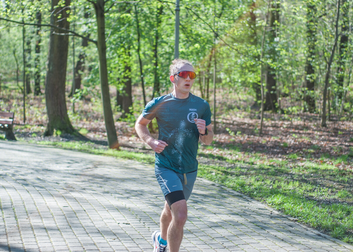 Kolejna niestandardowa odsłona spotkań biegowych parkrun za nami. Jak wyglądała edycja wielkanocna? My już wiemy i mamy sporo zdjęć!