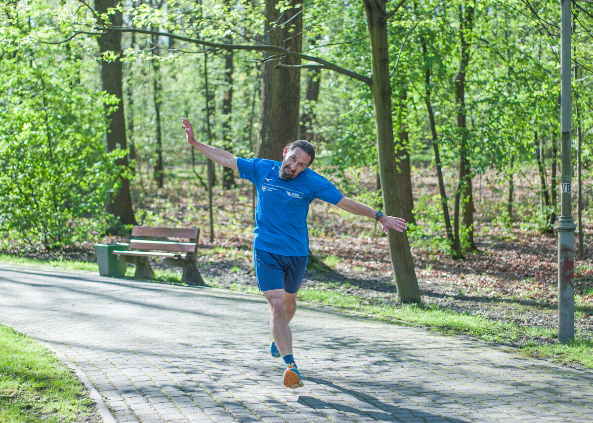 Kolejna niestandardowa odsłona spotkań biegowych parkrun za nami. Jak wyglądała edycja wielkanocna? My już wiemy i mamy sporo zdjęć!