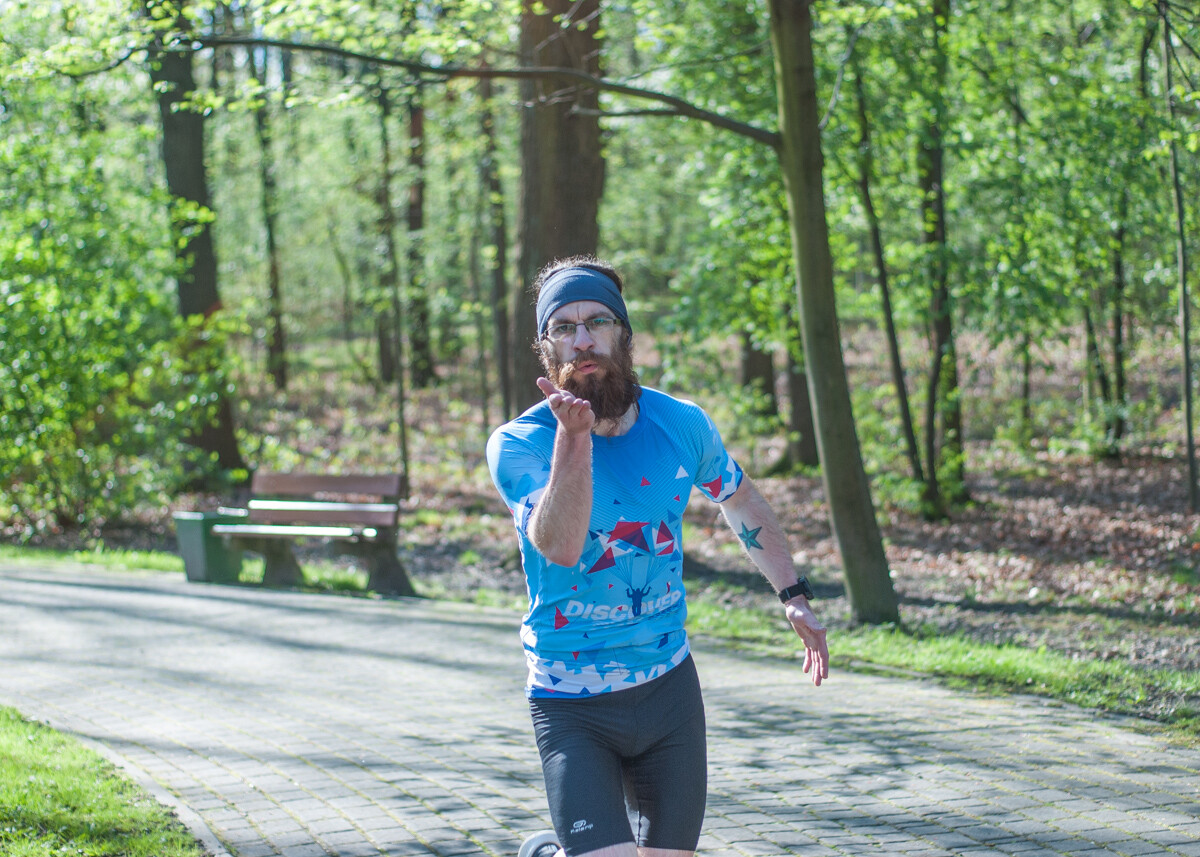Kolejna niestandardowa odsłona spotkań biegowych parkrun za nami. Jak wyglądała edycja wielkanocna? My już wiemy i mamy sporo zdjęć!