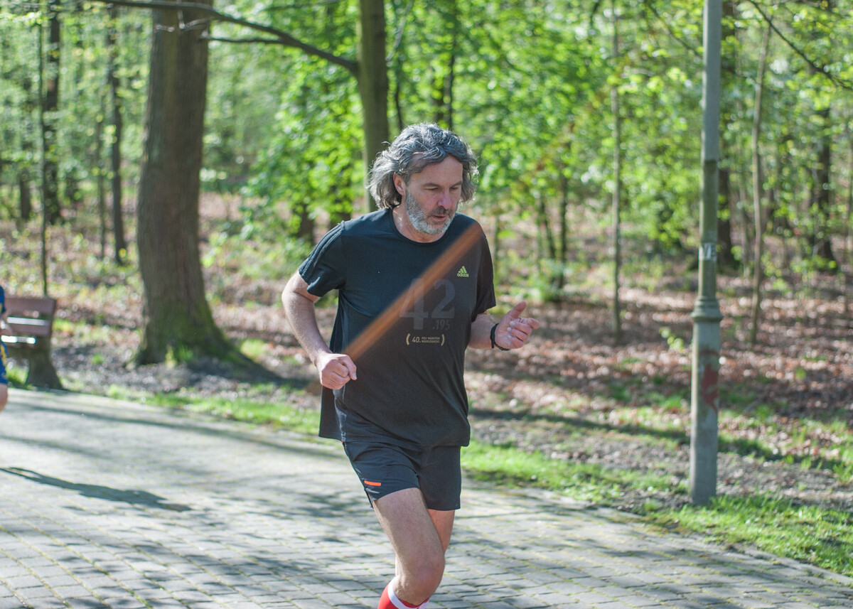 Kolejna niestandardowa odsłona spotkań biegowych parkrun za nami. Jak wyglądała edycja wielkanocna? My już wiemy i mamy sporo zdjęć!