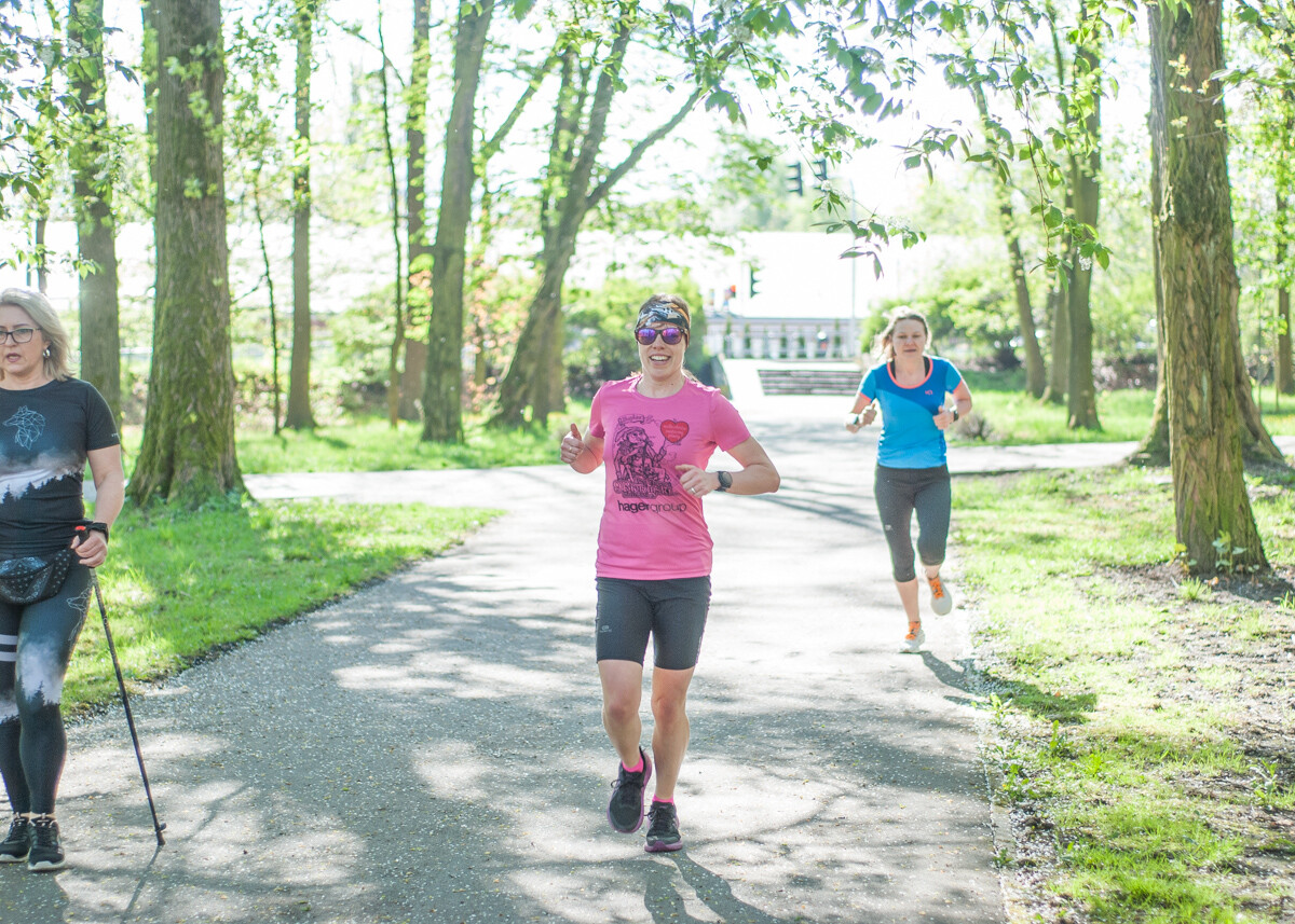 Kolejna niestandardowa odsłona spotkań biegowych parkrun za nami. Jak wyglądała edycja wielkanocna? My już wiemy i mamy sporo zdjęć!